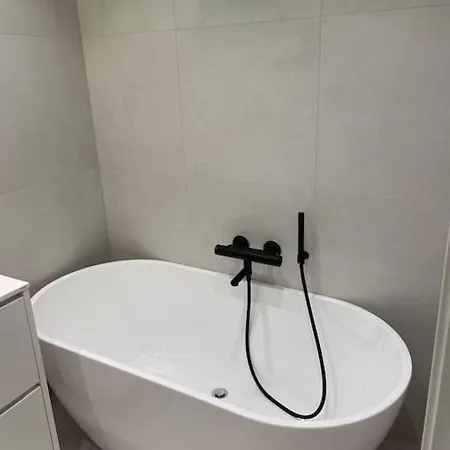 וילה Large With A Lovely Garden, Perfect For Families! ברגן