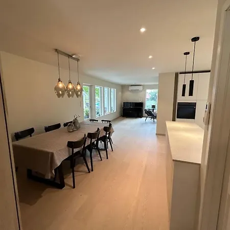 וילה Large With A Lovely Garden, Perfect For Families! ברגן