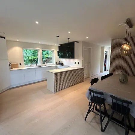 Villa Large With A Lovely Garden, Perfect For Families! Bergen