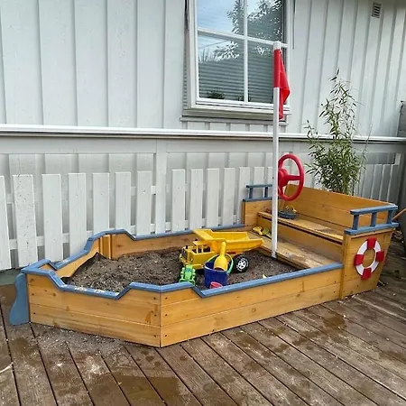 Large With A Lovely Garden, Perfect For Families! Willa *
