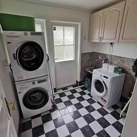 Large With A Lovely Garden, Perfect For Families! *